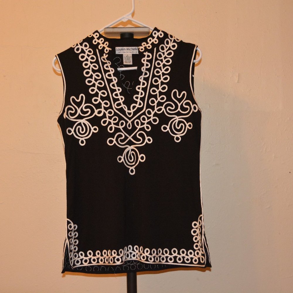 Lauren Michelle - black and white top